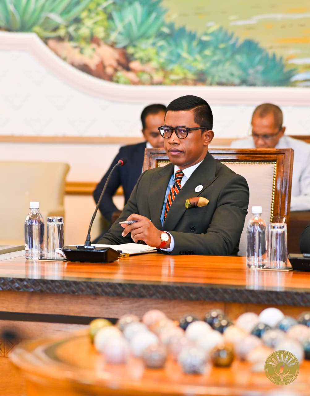 Sary fivorian'ny filan-kevitra ambonin'ny Mpitsara.