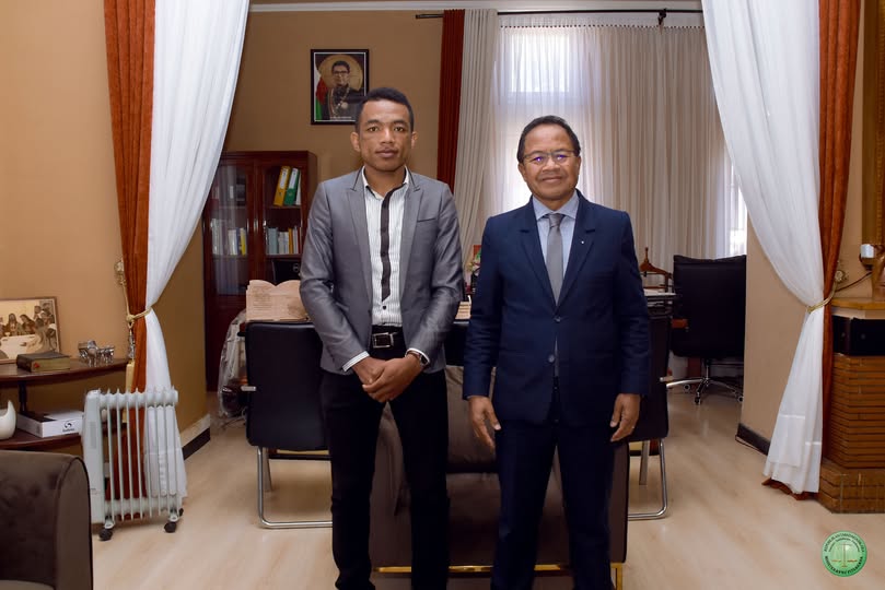 Fitsidihan'ny lehiben'ny mpirakidraharaha eo anivon'ny Filan-kevi-panjakana